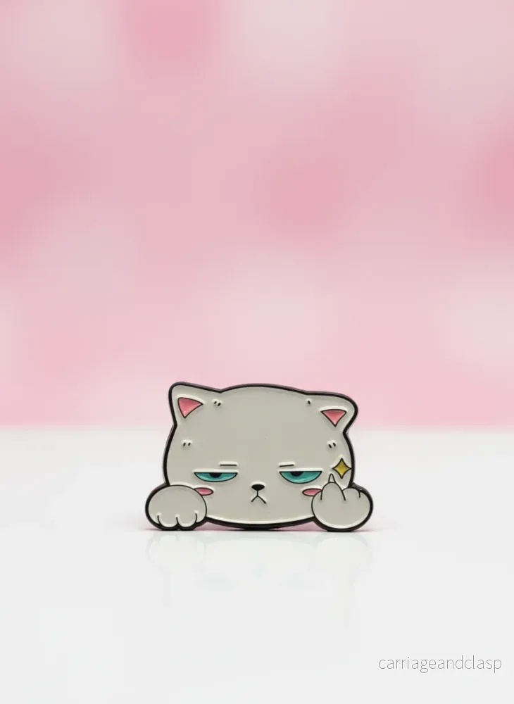 Pin – Vit katt Pin – Vit katt
