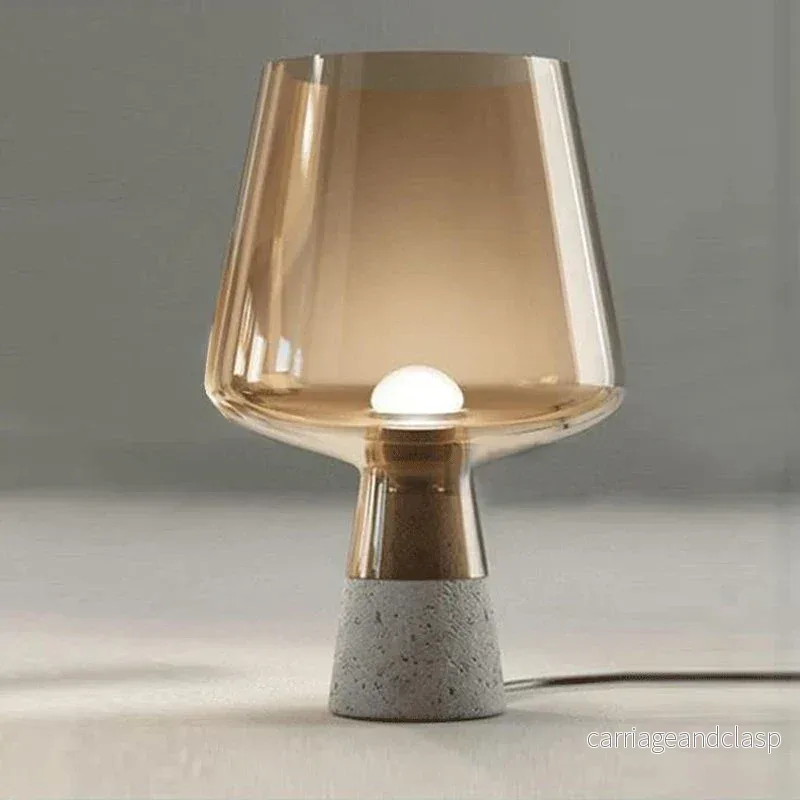 NordicCement Bordslampa – Minimalistisk Design med Betongbas Veska