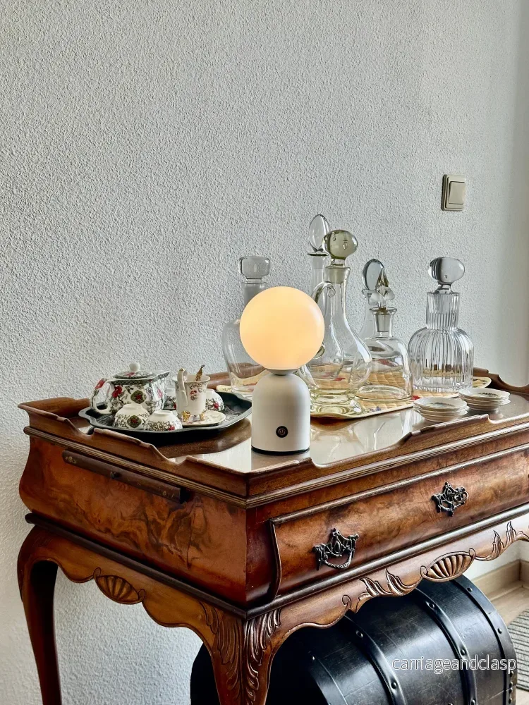 LumièreSereine – Elegant Bordslampa för Lugnt Atmosfär Veska - Bild 2