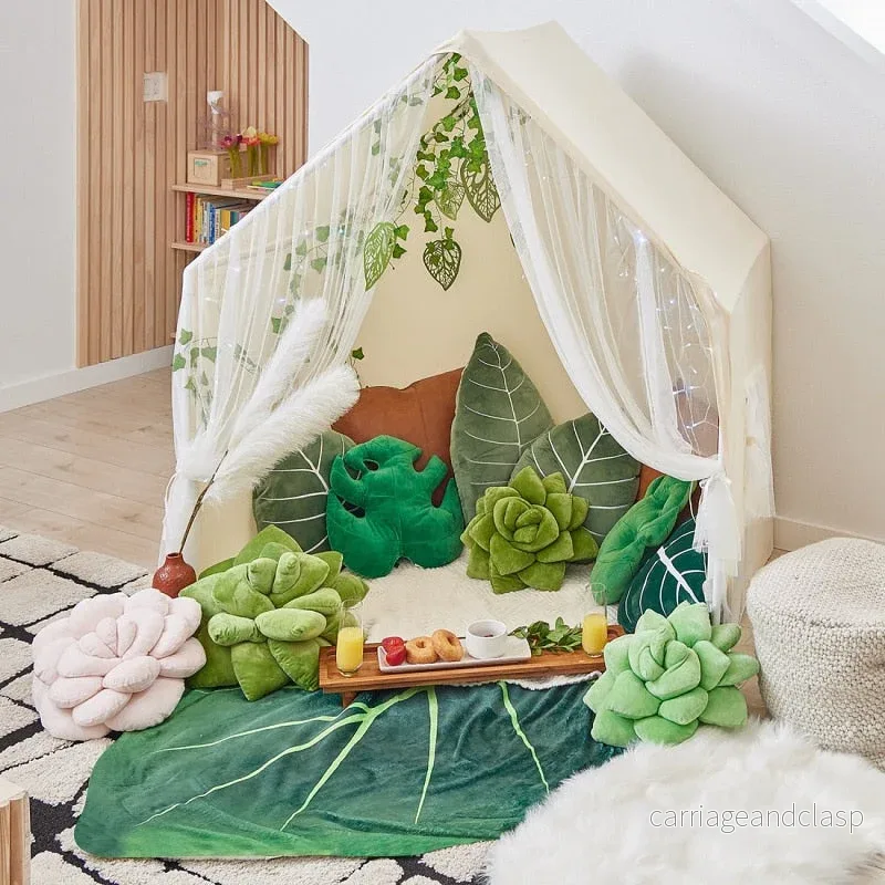 Super Soft Giant Leaf Blanket | Veska Super Soft Giant Leaf Blanket | Veska