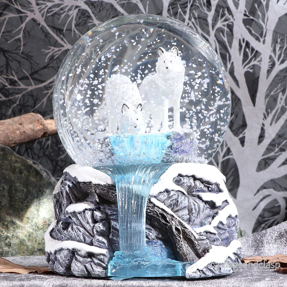 Lisa Parker - Nemesis Now - Warriors of Winter Snöglob
