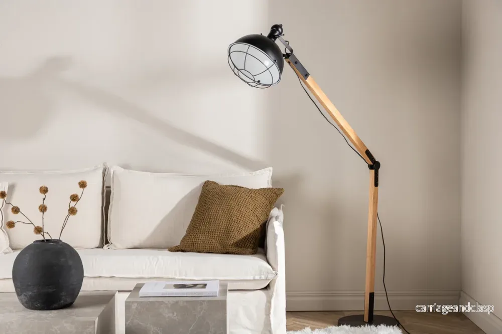 Kick Golvlampa Svart