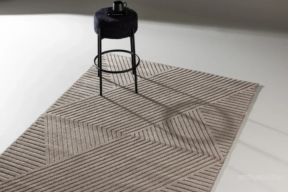 Aron Matta 340 x 240 Brun