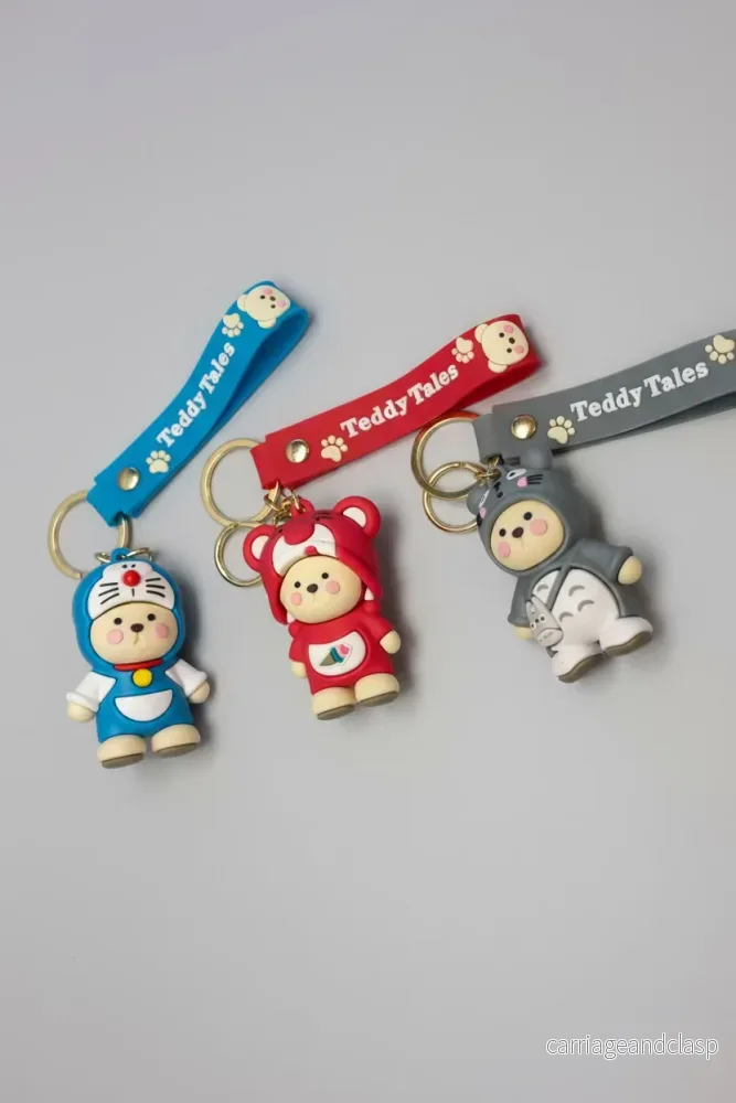 Söt Björn i outfit Nyckelring – Teddy Tales Söt Björn i outfit Nyckelring – Teddy Tales