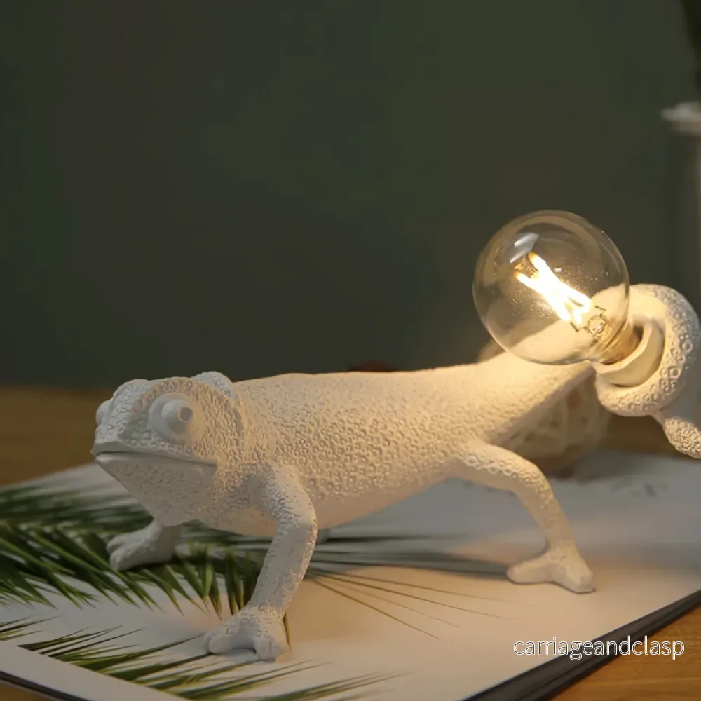 CamouGlow – Harmlampa i resin med charmig kameleondetalj | Veska - Bild 2