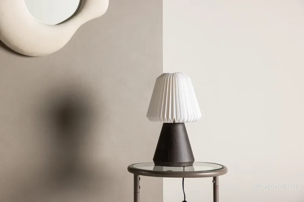 Fjällen Bordslampa Valnöt
