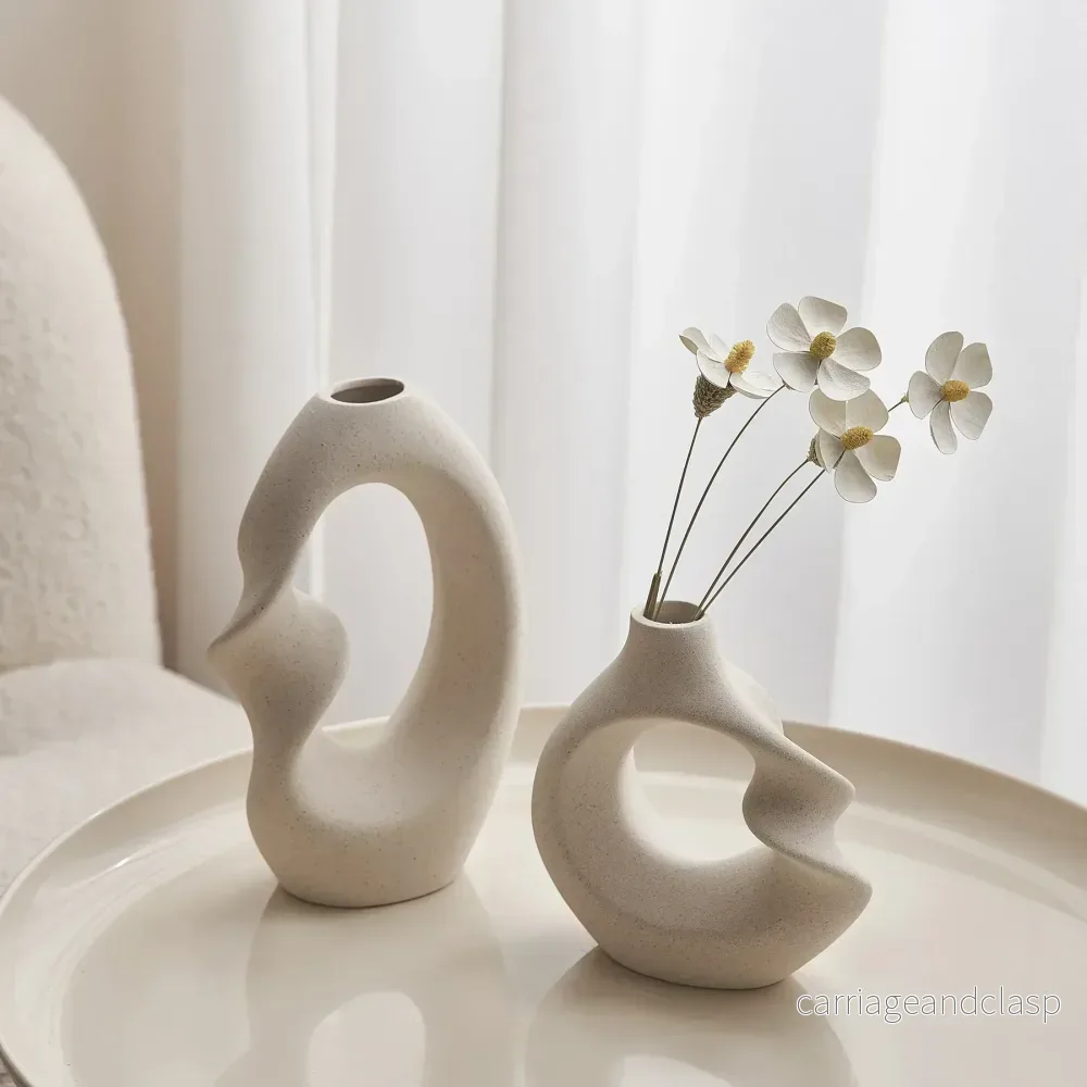 FormaLuxe Skulpturala keramiska vasar set med modern elegans | Veska