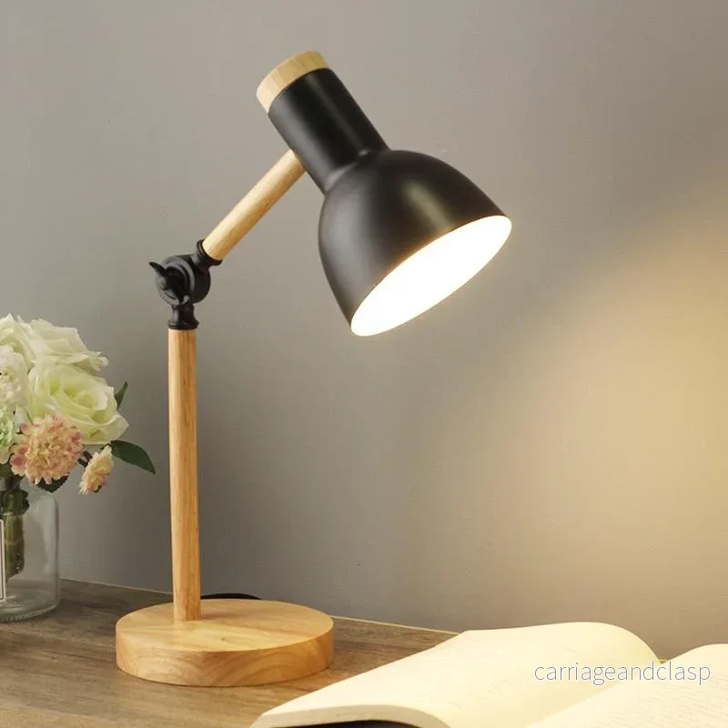 Trä Skandinavisk Bordslampa – LumiNord | Veska