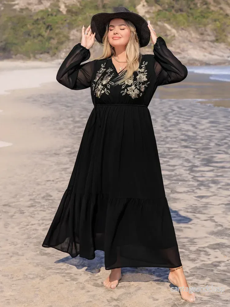 Plussize broderad maxiklänning – elegant med vackra detaljer - Bild 3