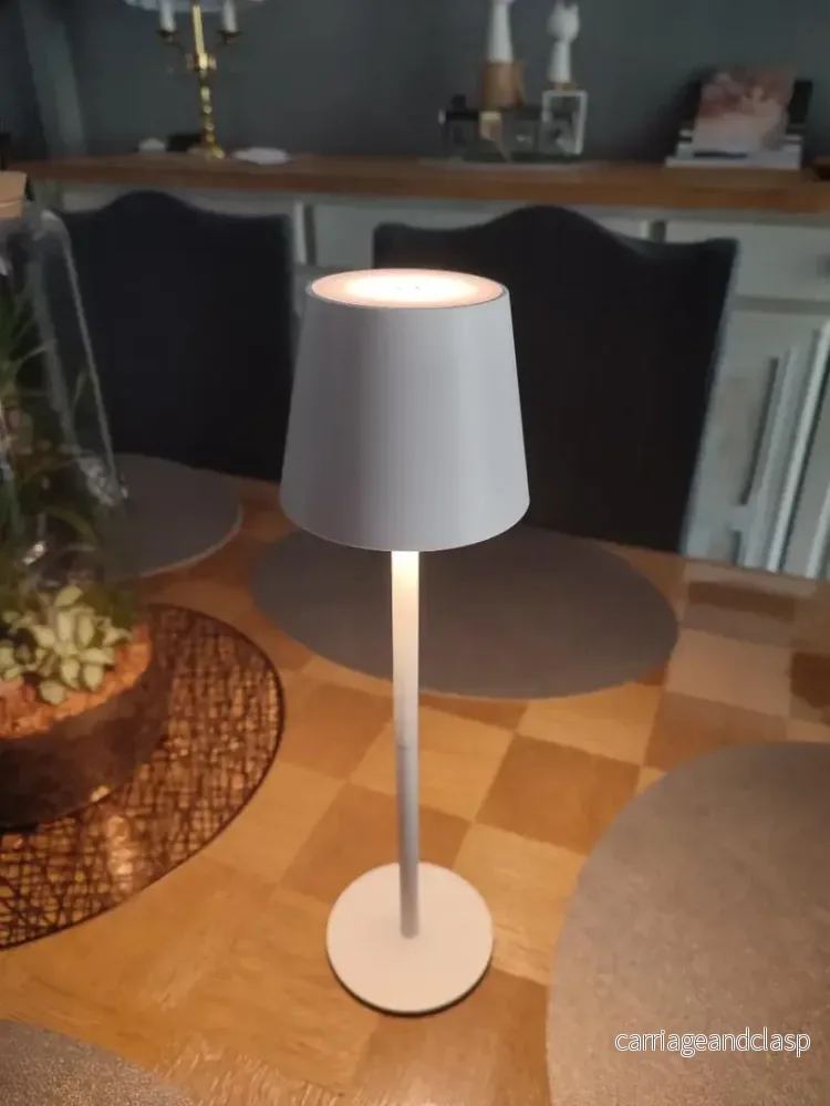 LED Bordslampa – Trådlös, Beröringskontroll & Dimbar Ljus | Veska - Bild 3