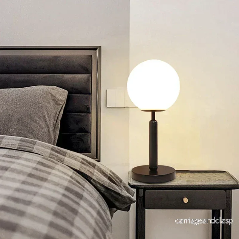 Veska | Stilig mässing & glas LED bordslampa – GlowSphere - Bild 2