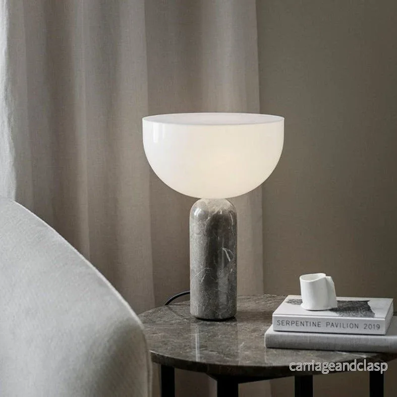 Veska | MarbleLuxe Lampa - Lyxig Marmor Bordslampa med Gyldna Accenter