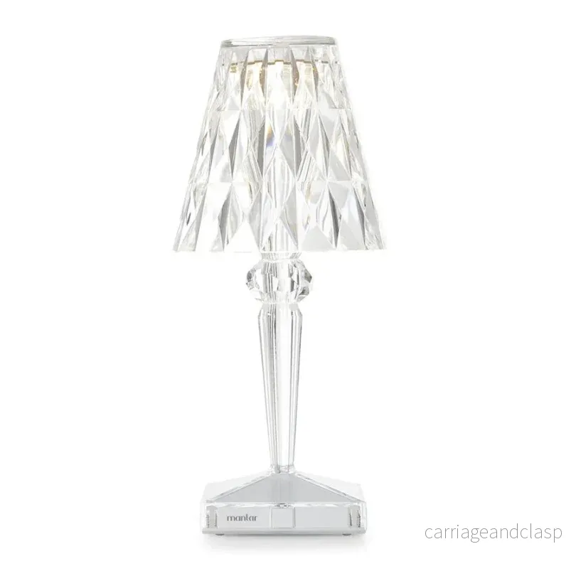 Chic bordslampa med kristalldesign – CrystalLuxe | Veska