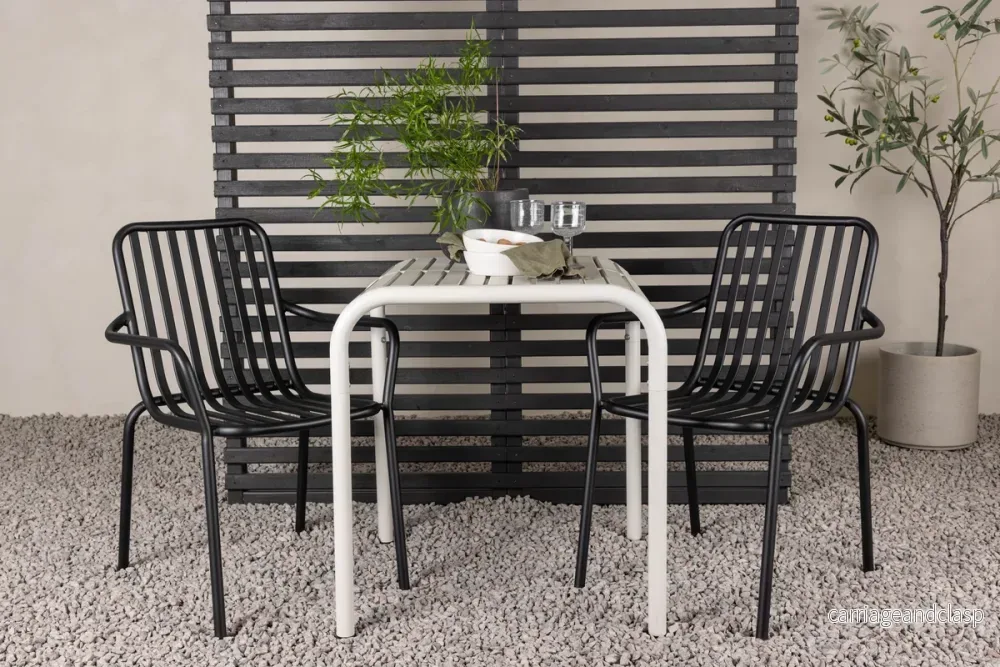 Borneo & Peking Cafebord Beige + Matstolar Svart