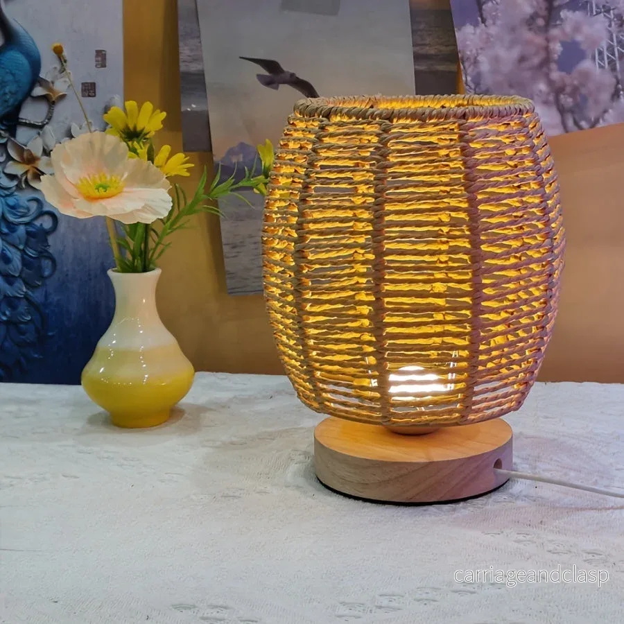 EcoLoom Bordslampa – Handgjord Trä med LED Veska