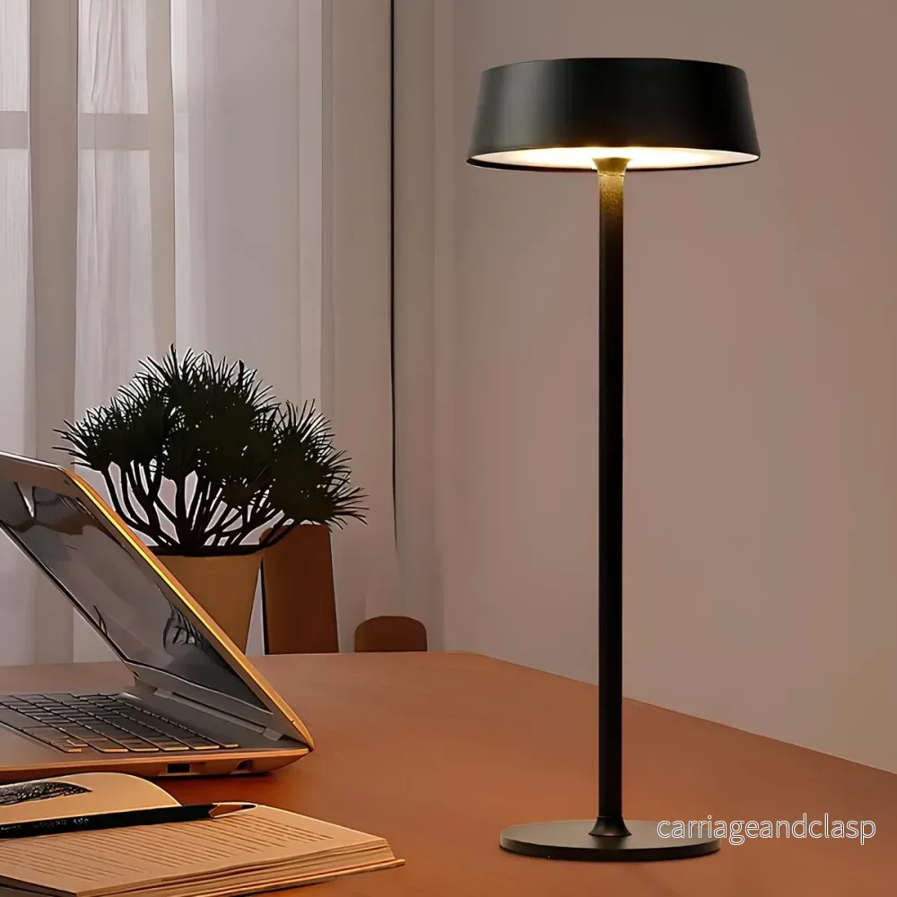Veska | Snygg Modern Bordslampa