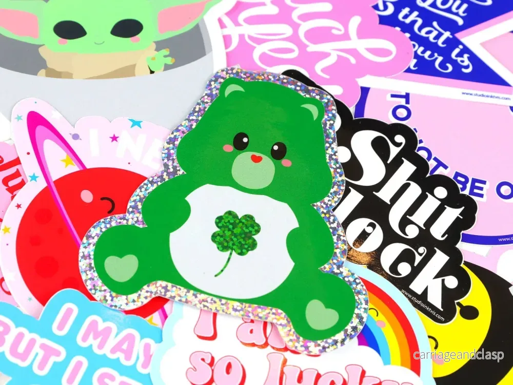 Glittrig klistermärke Care Bear med fyrklöver - Bild 3